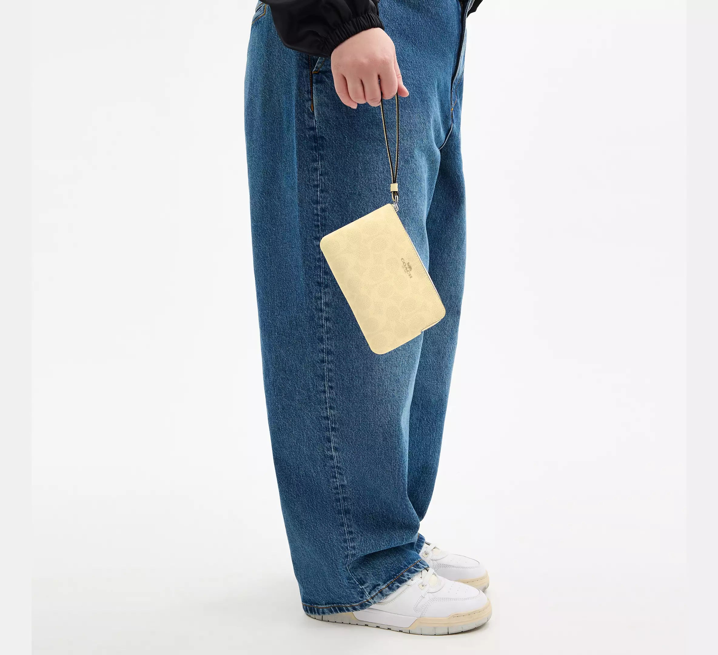 Corner Zip Wristlet In Signature Canvas