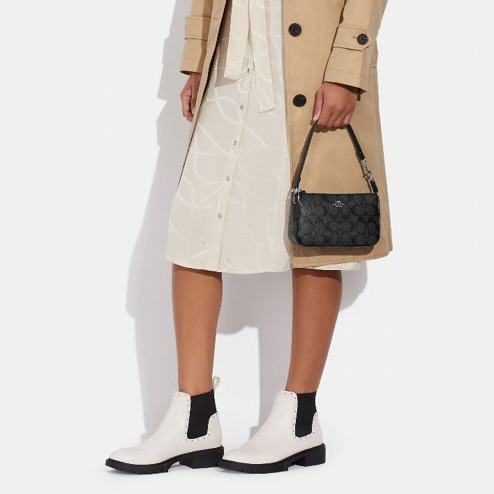 Nolita 19 In Signature Canvas