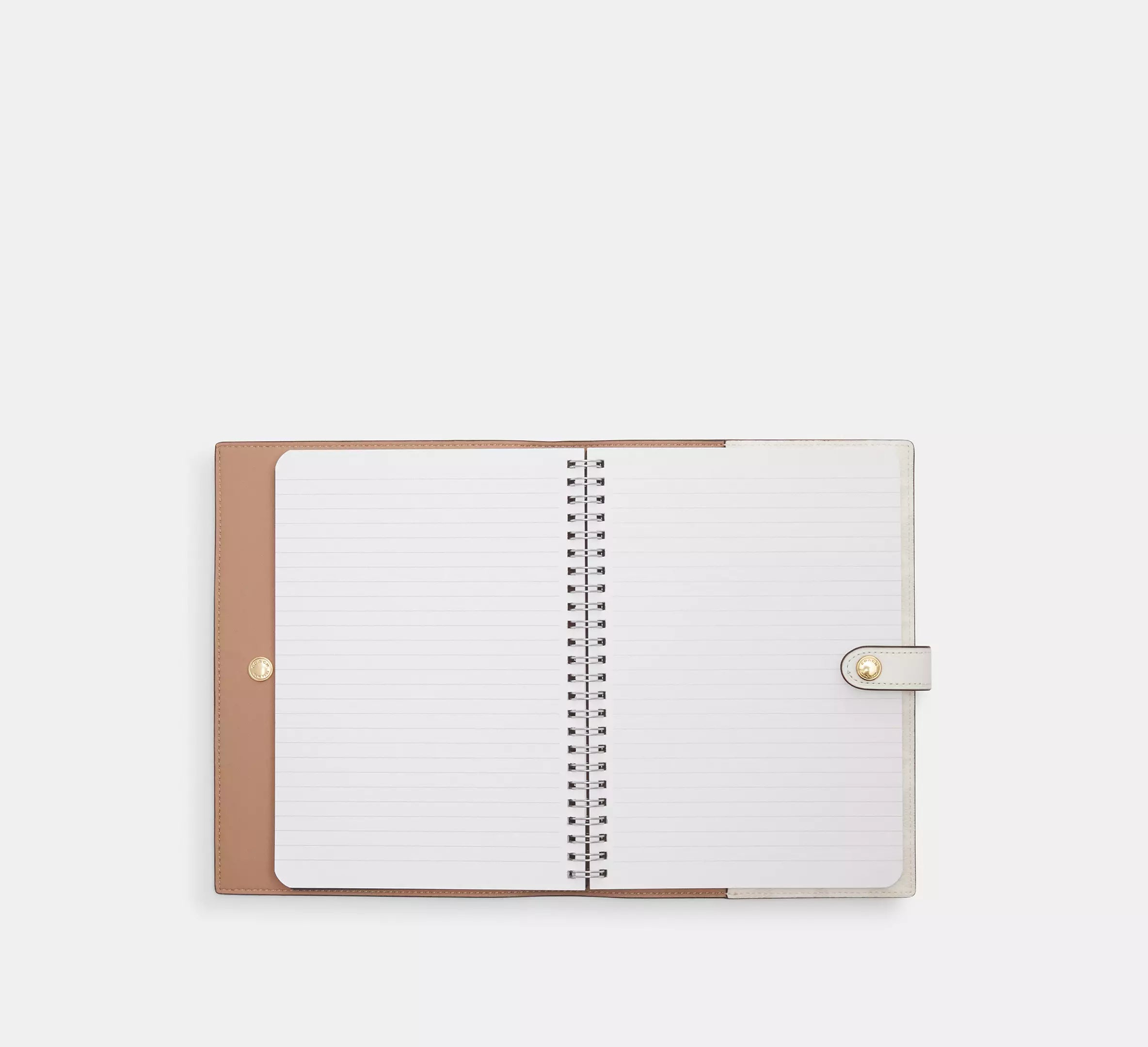 Coach Outlet México - Notebook In Signature Canvas | Block de notas