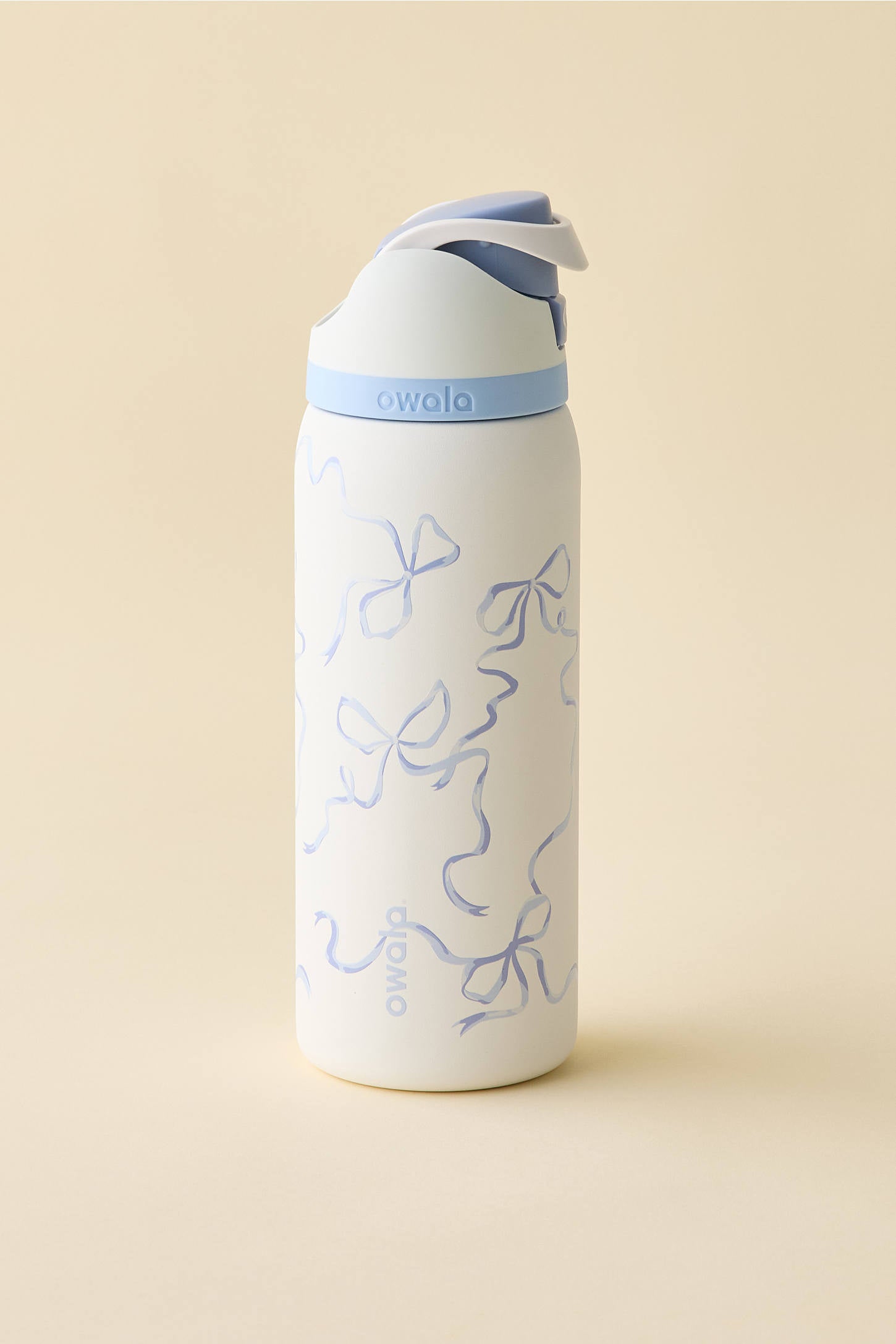 Owala UO Exclusive FreeSip 32 oz Bow Water Bottle