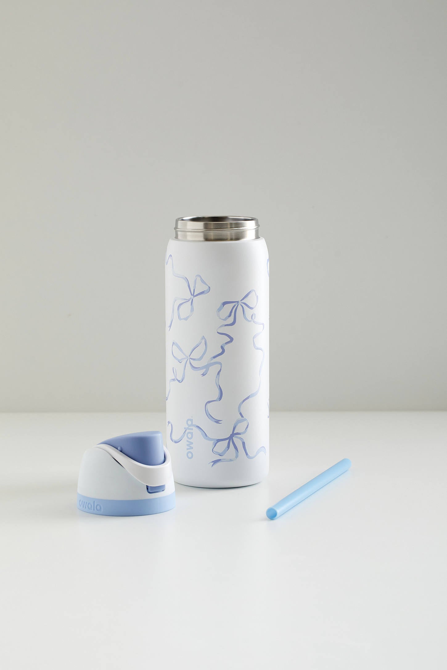 Owala UO Exclusive FreeSip 32 oz Bow Water Bottle