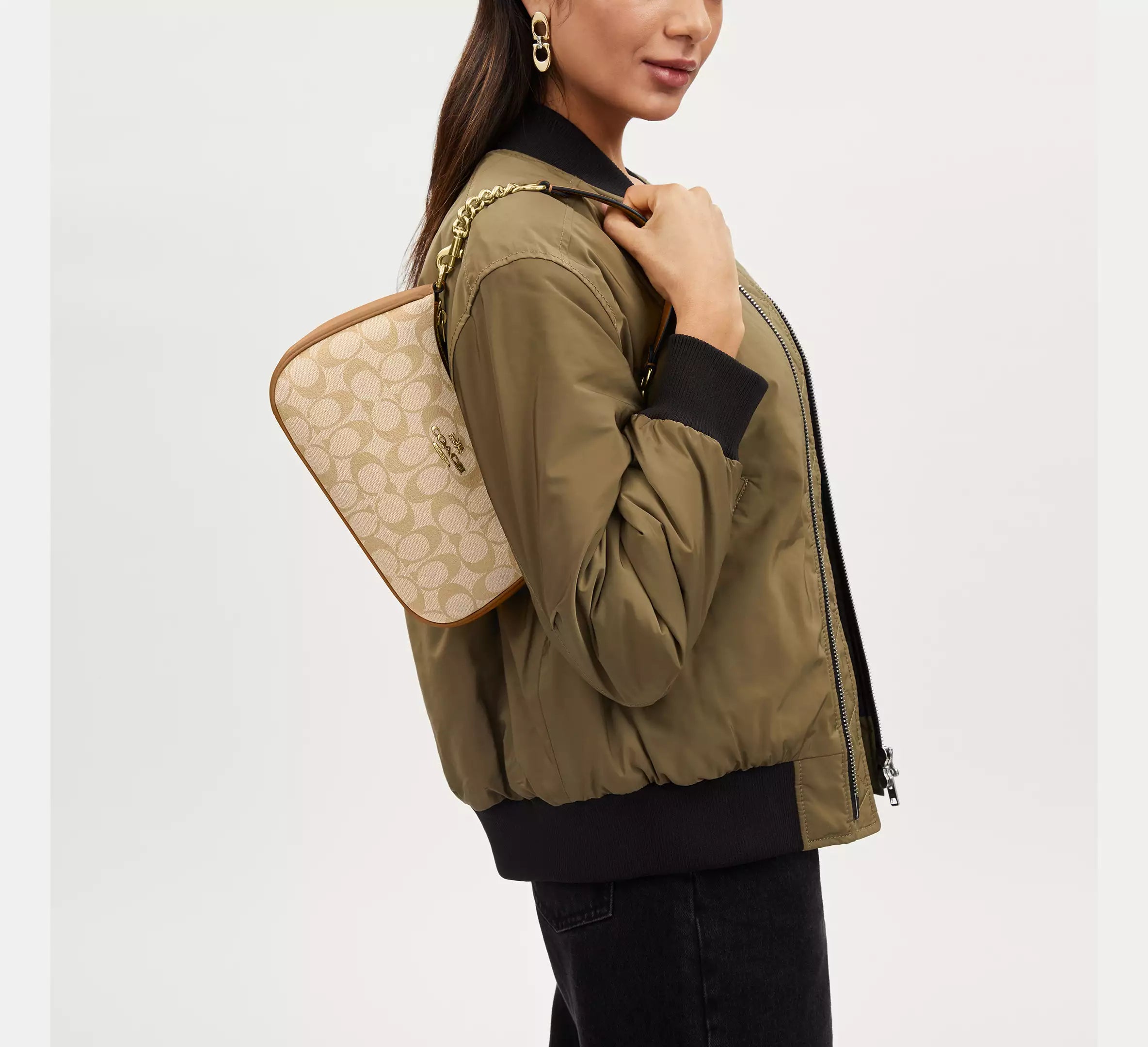 Teri Shoulder Bag In Signature Canvas