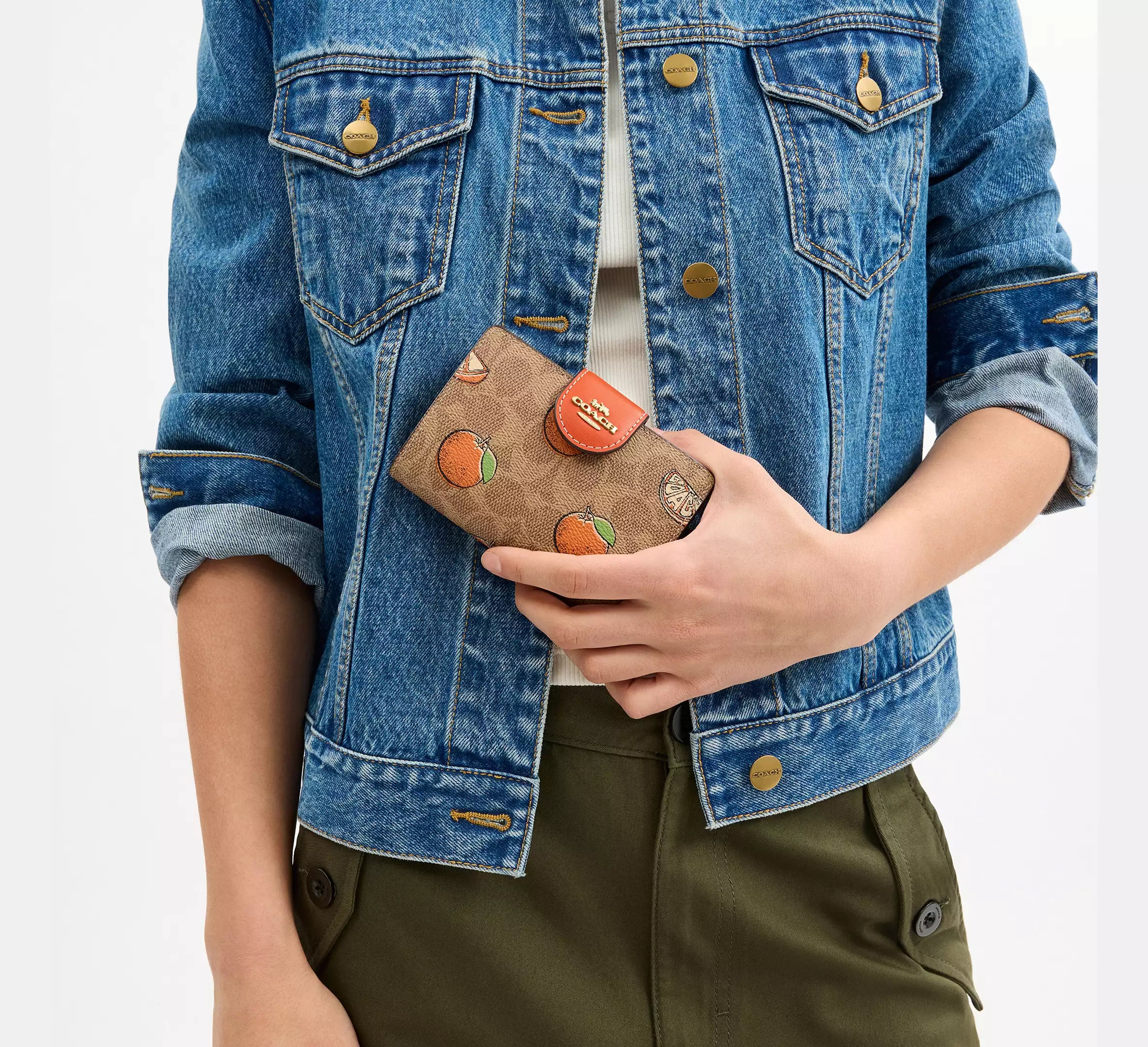 Medium Corner Zip Wallet In Signature Canvas