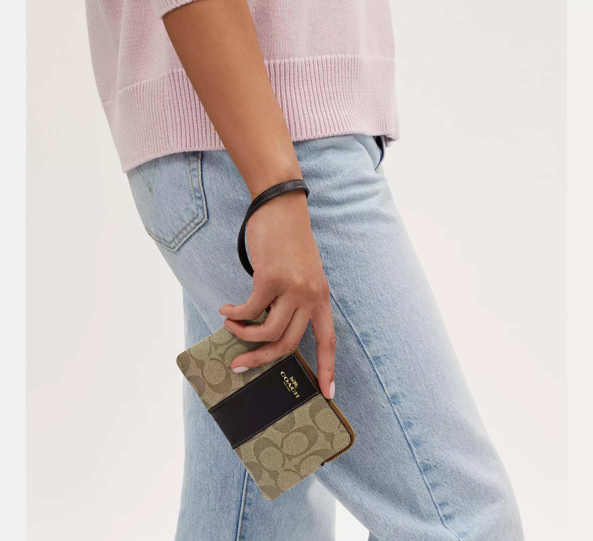 Corner Zip Wristlet In Signature Canvas