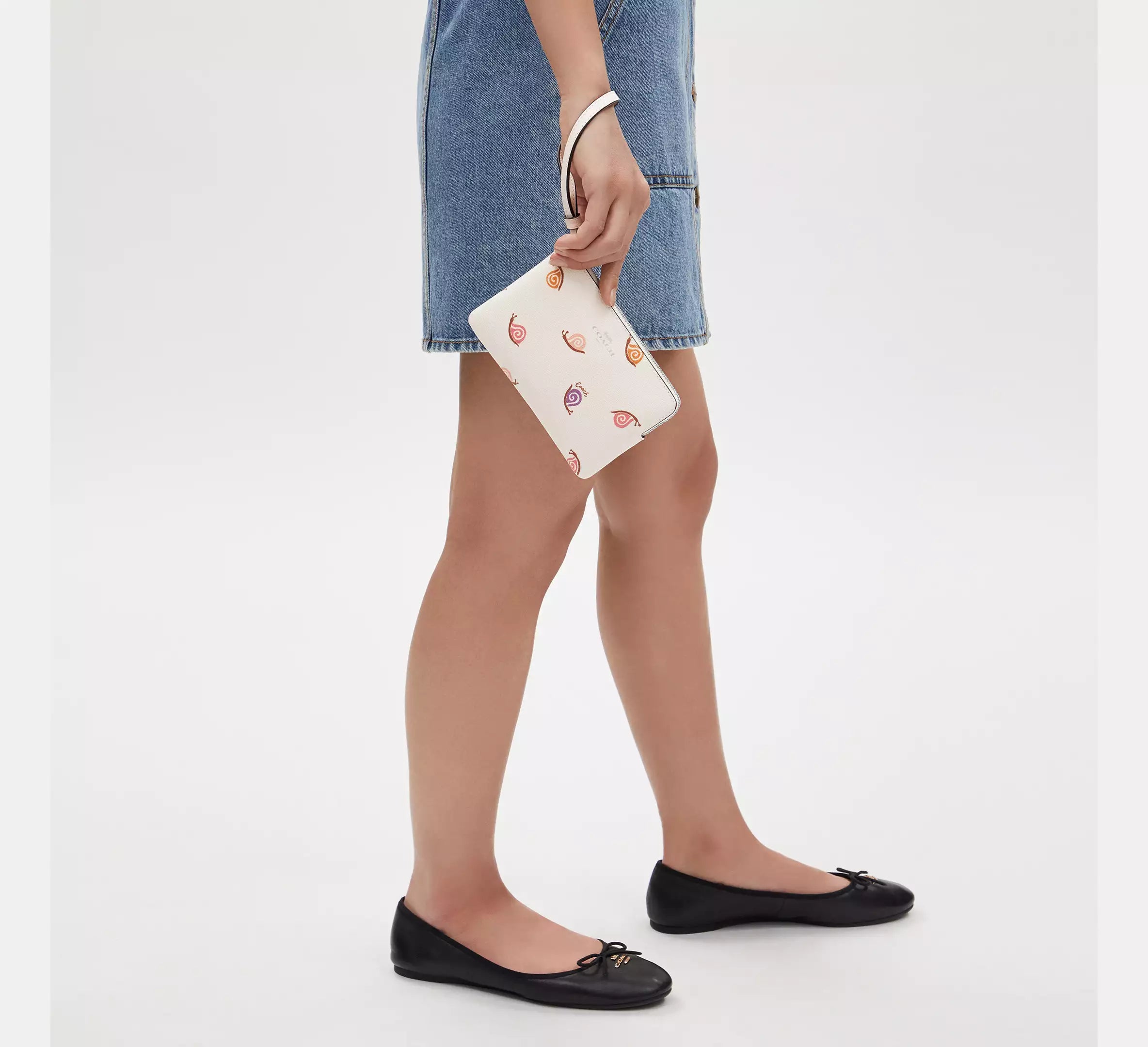 Corner Zip Wristlet With Snail Print