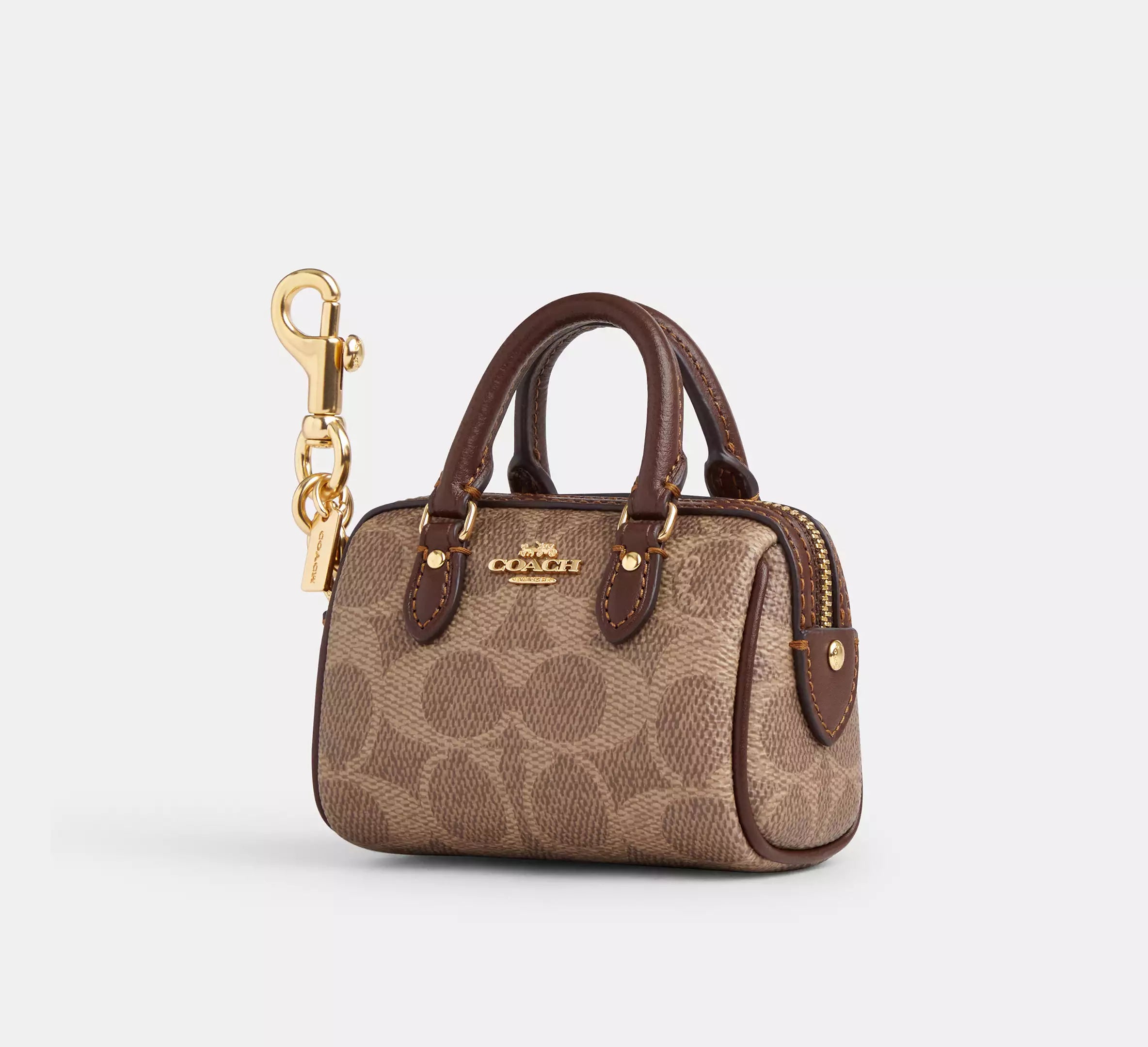 Coach Outlet - Mini Rowan Bag Charm | Elegancia y Estilo en Tu Accesorio Diario

