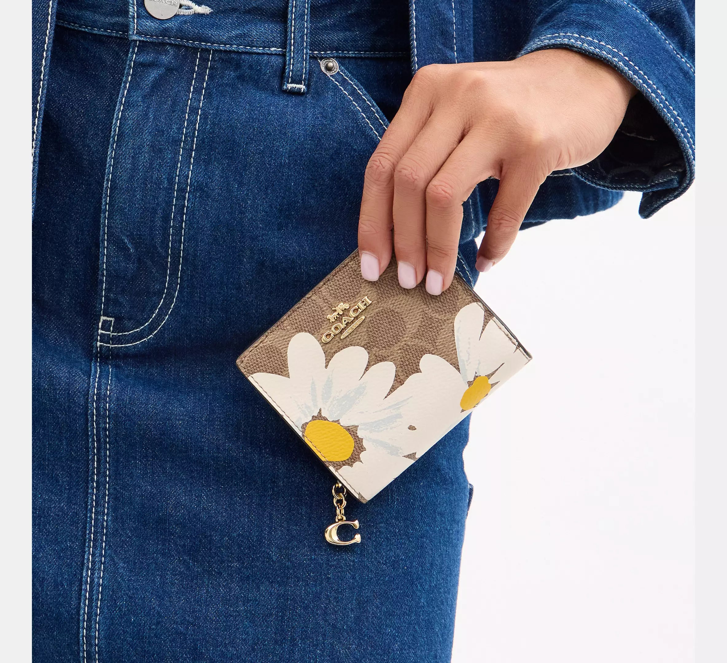 Snap Wallet In Signature Canvas With Floral Print