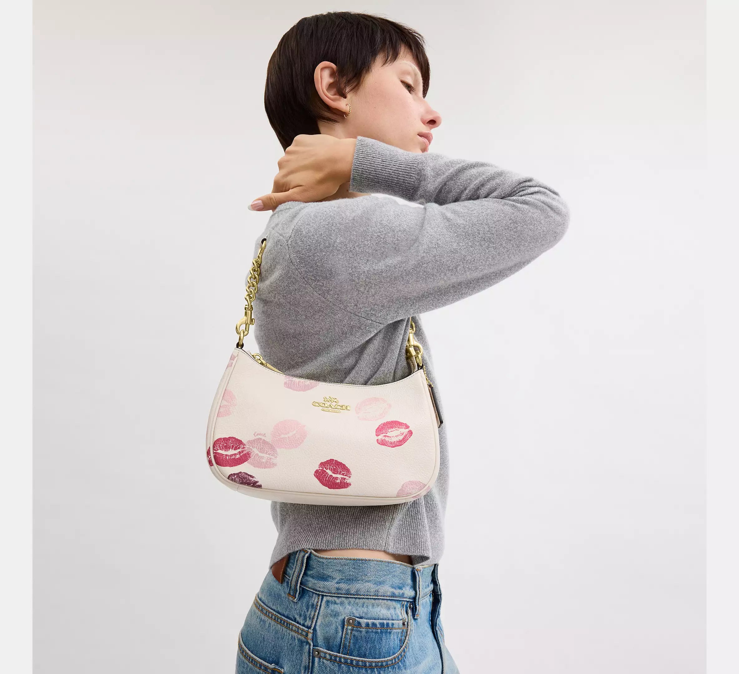 Teri Shoulder Bag With Lips Print