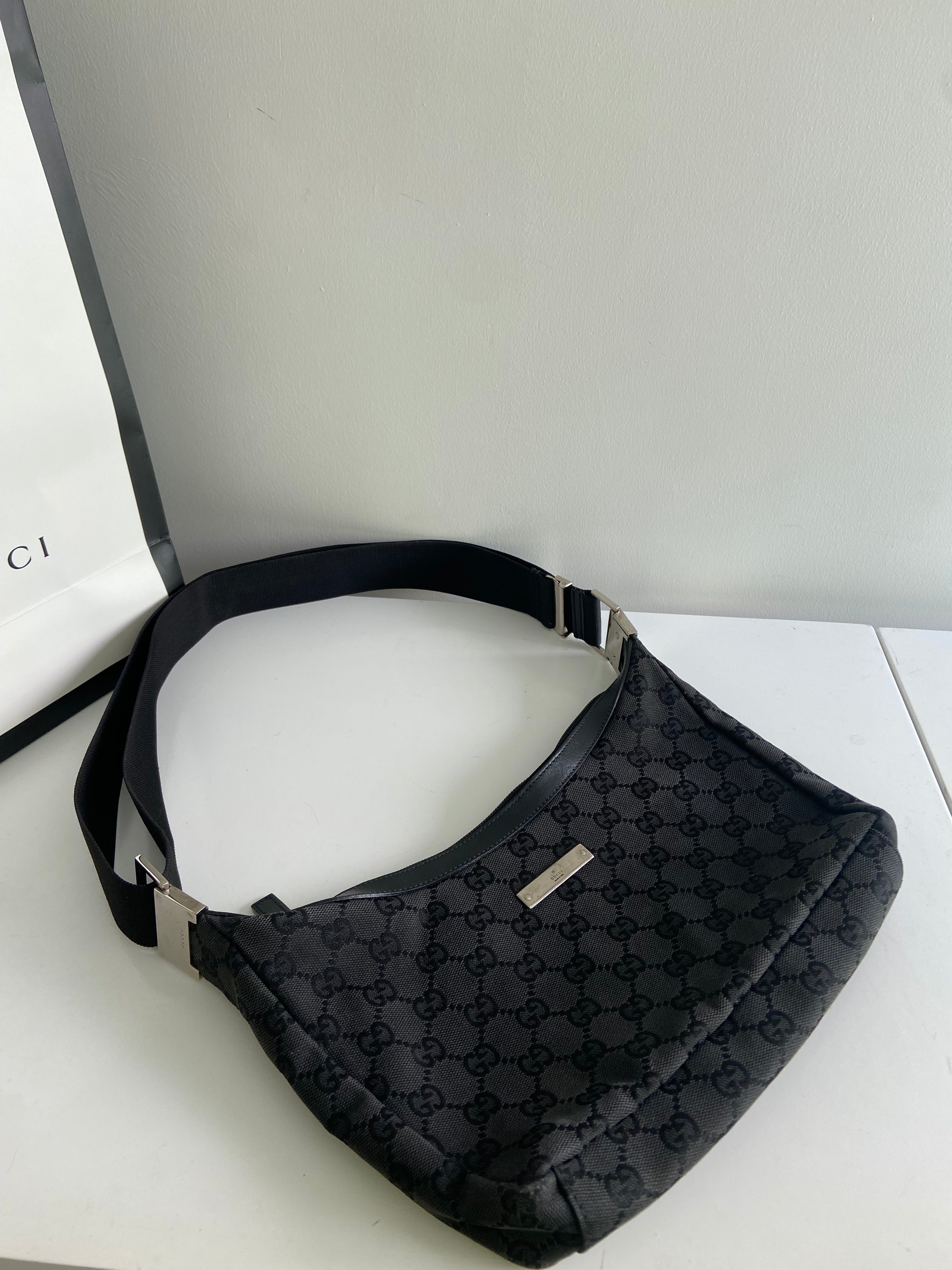 Black Vintage Gucci Crossbody-Shoulder Bag